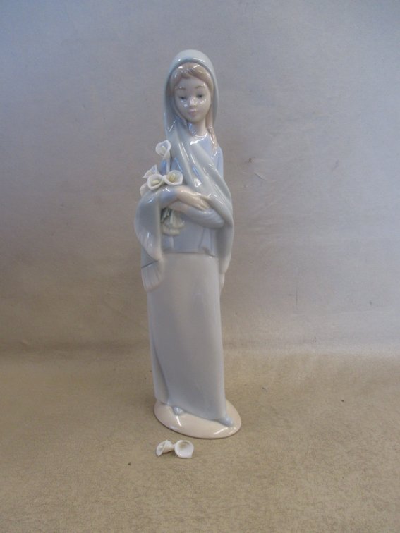 Lladro porcelain figurine