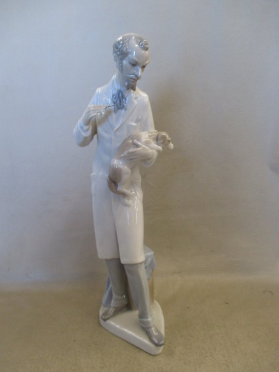 Lladro porcelain figurine