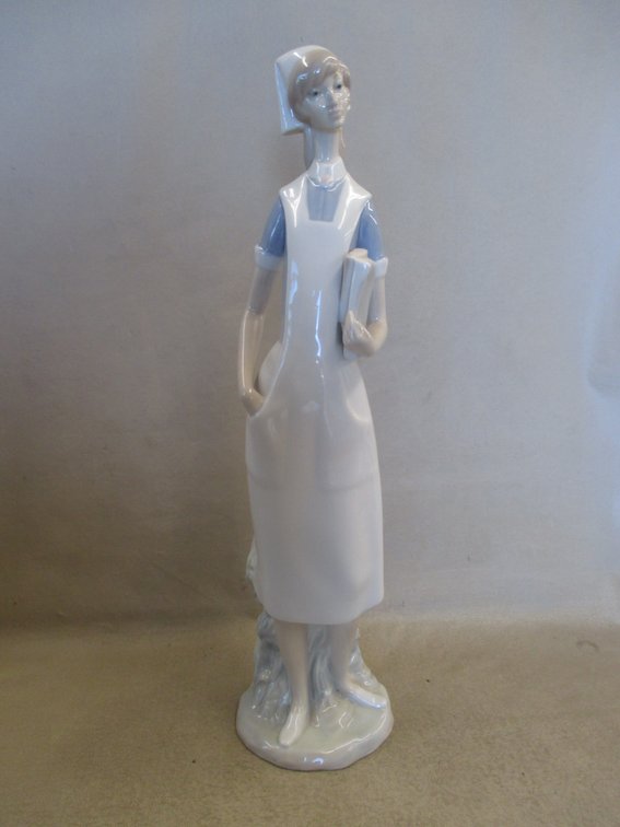 Lladro porcelain figurine