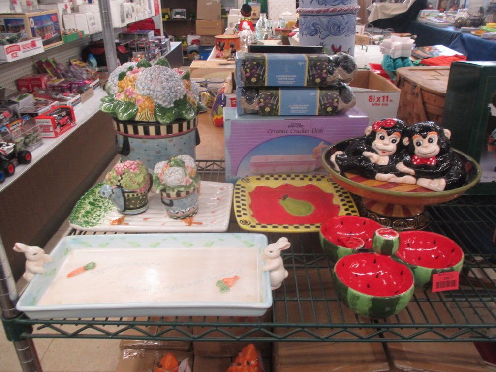 Novelty ceramics group