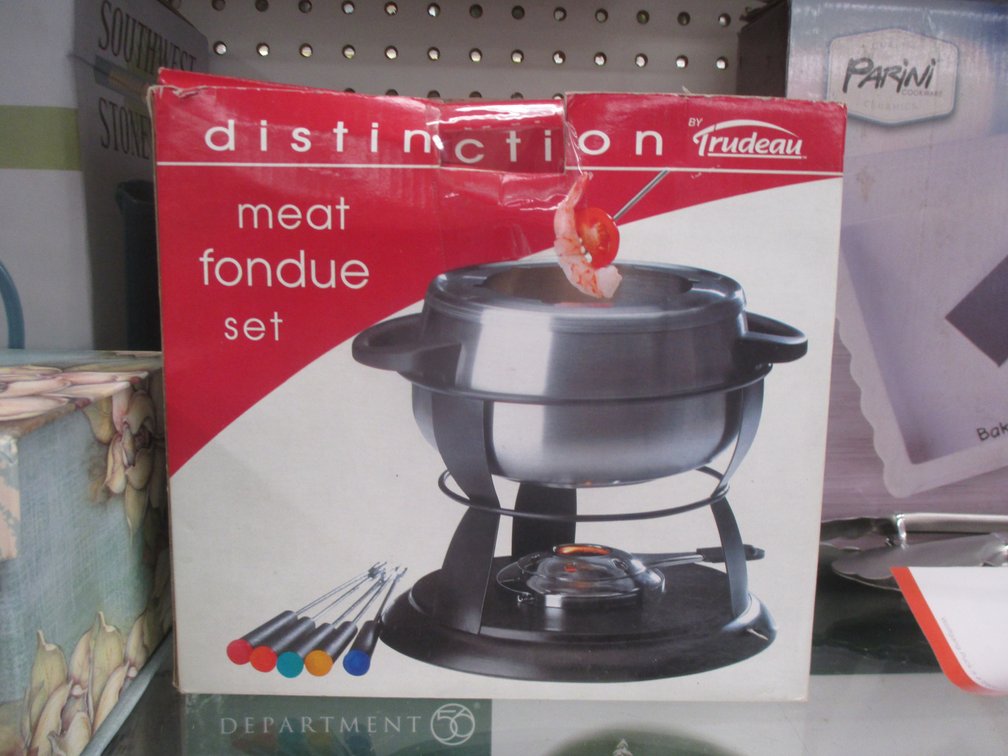 Trudeau fondue set