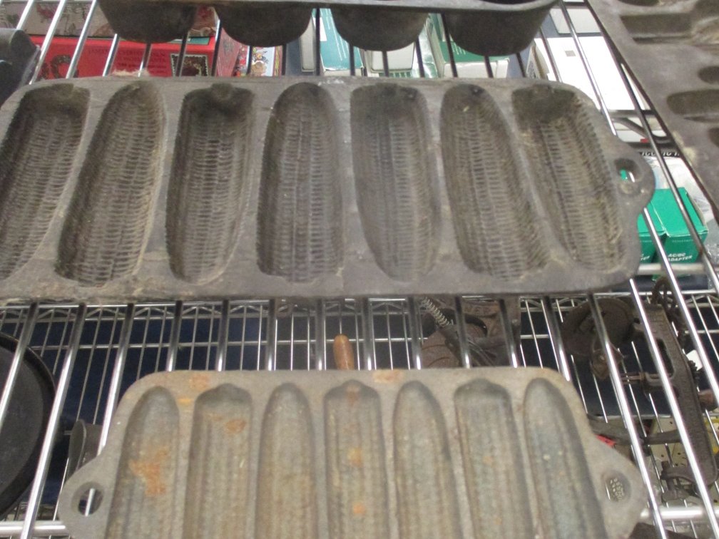 (3) Cast iron pans
