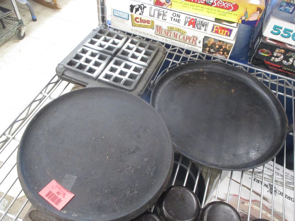 (3) Cast iron pans