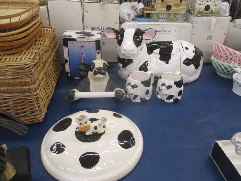 Kitchen cow group