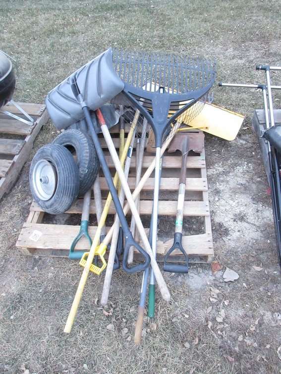 Yard tool group