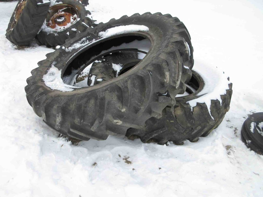 Pair of tractor tires