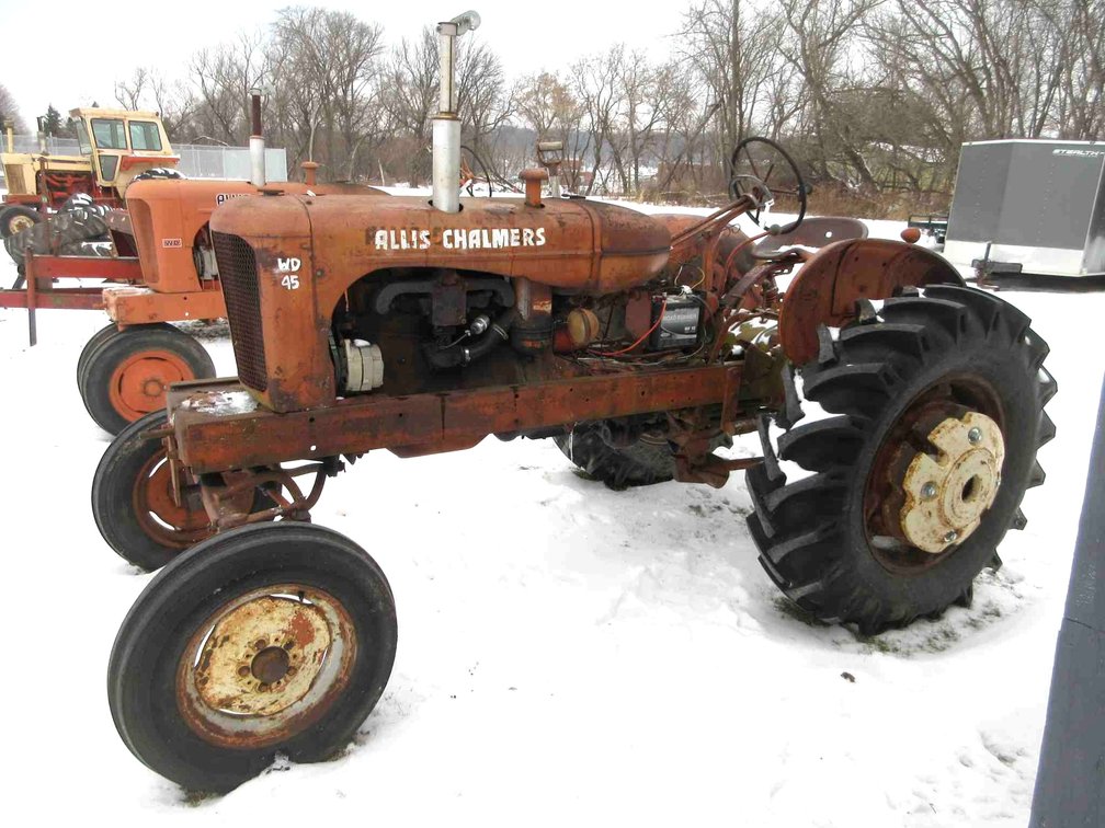 Allis Chalmers WD45 gas tractor (runs & drives)