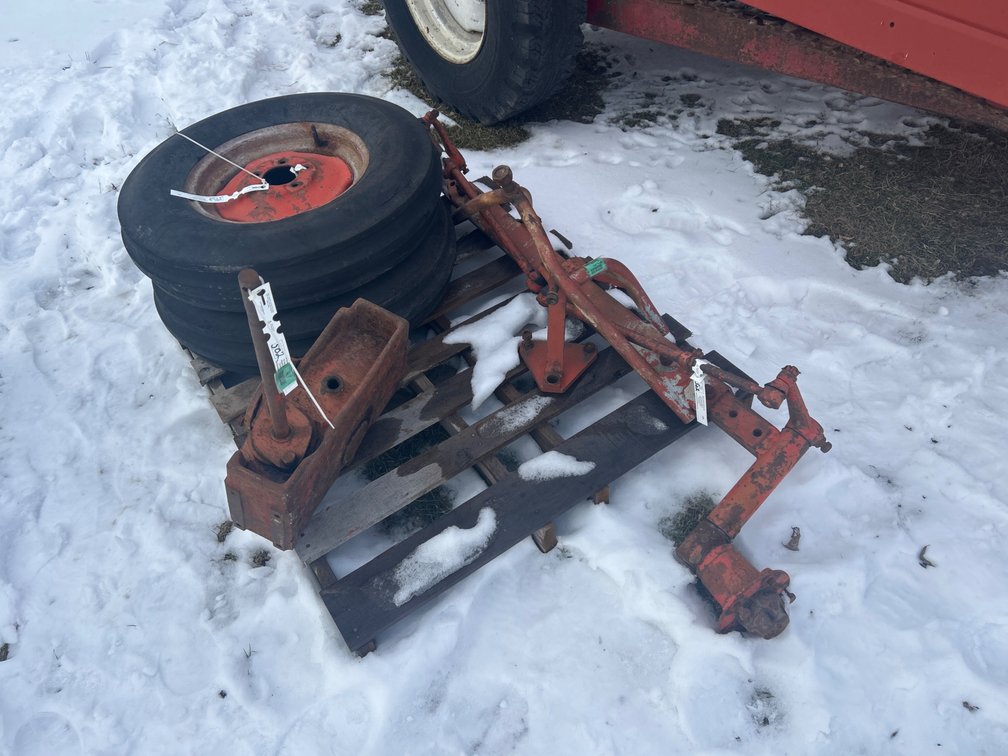 Allis Chalmers wide front with tires and rims