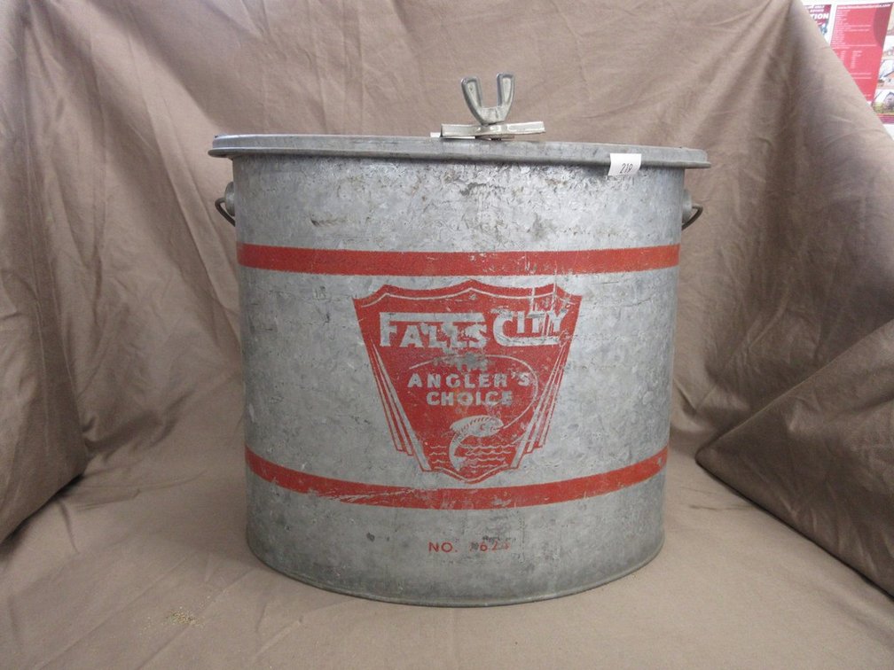 Falls City Angler's Choice #7624 galvanized Minnow Bucket