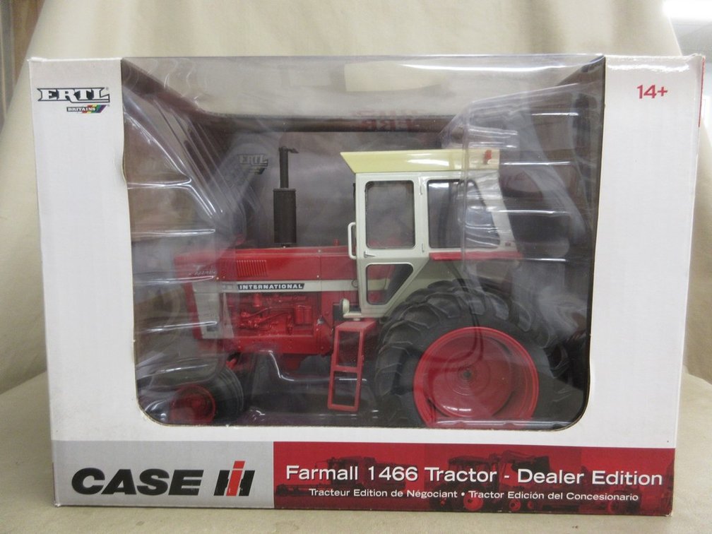 Ertl Case IH Farmall 1466 diecast Tractor - Dealer Edition