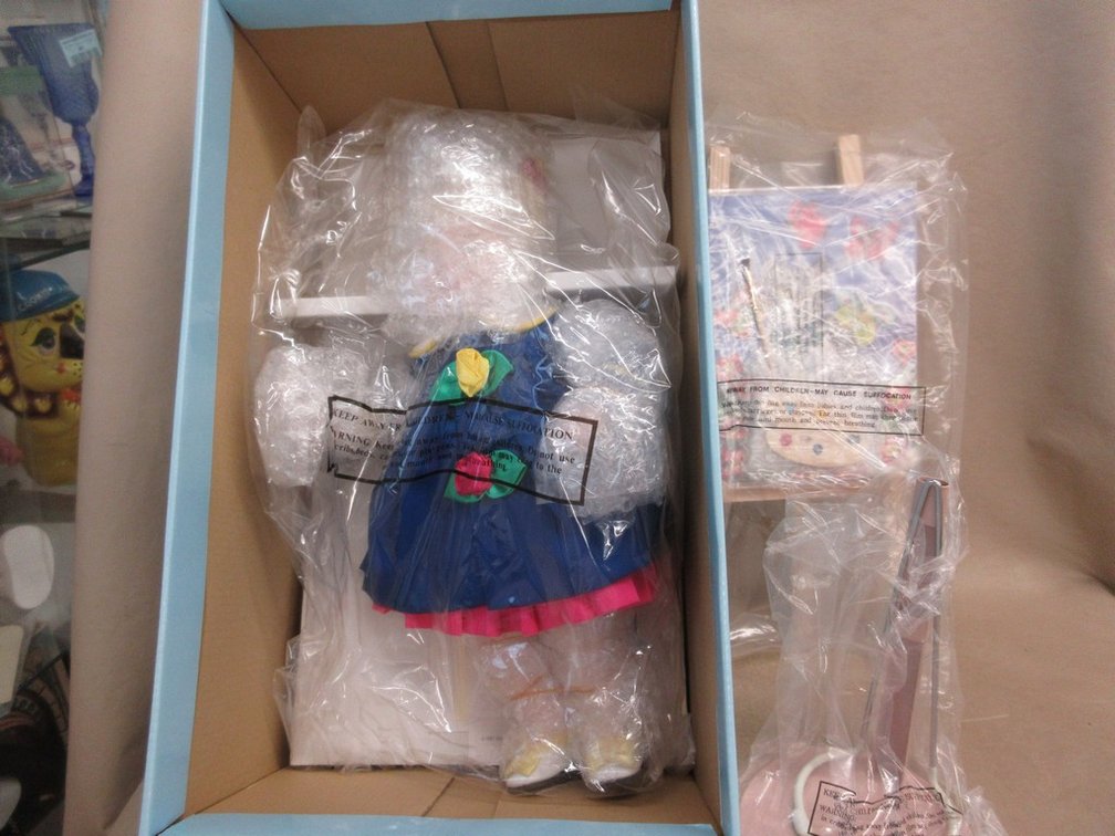 Goebel Betty Jane Carver 13" doll