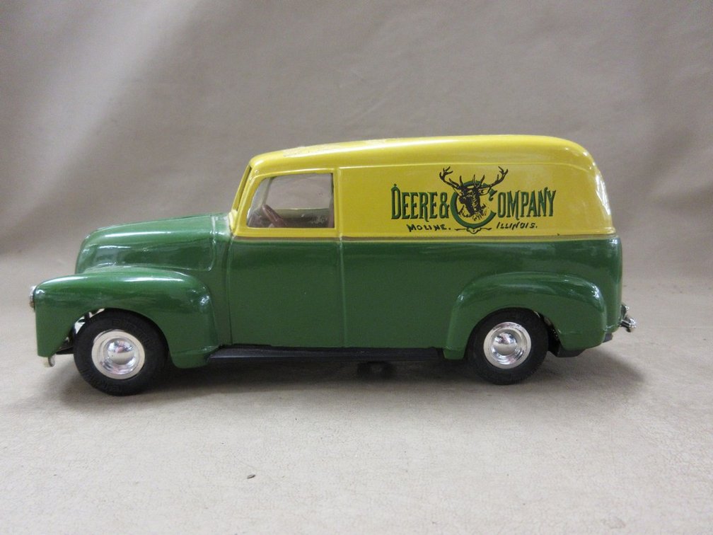 Ertl John Deere Panel truck die cast bank