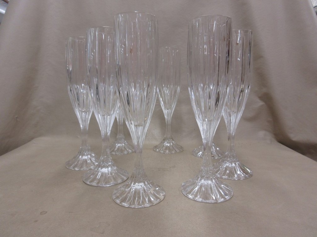 (8) Mikasa champagne flutes