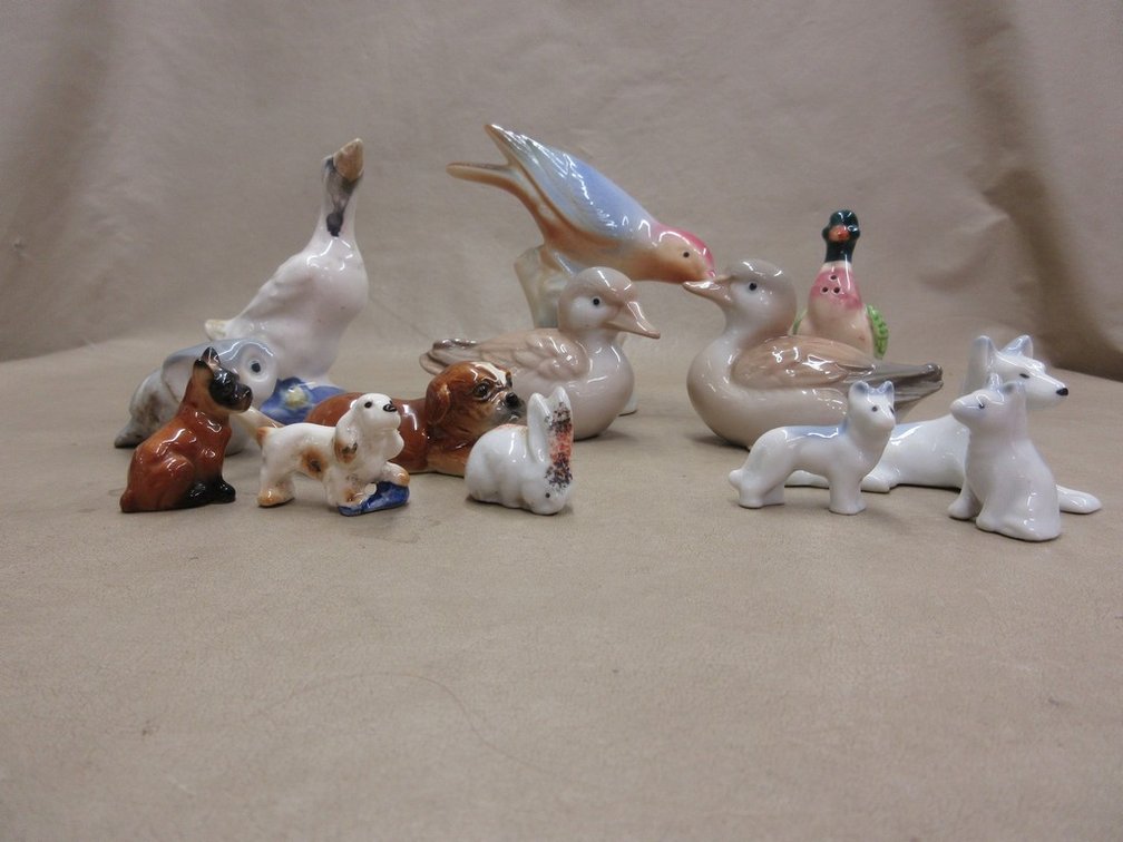 Porcelain figurine group