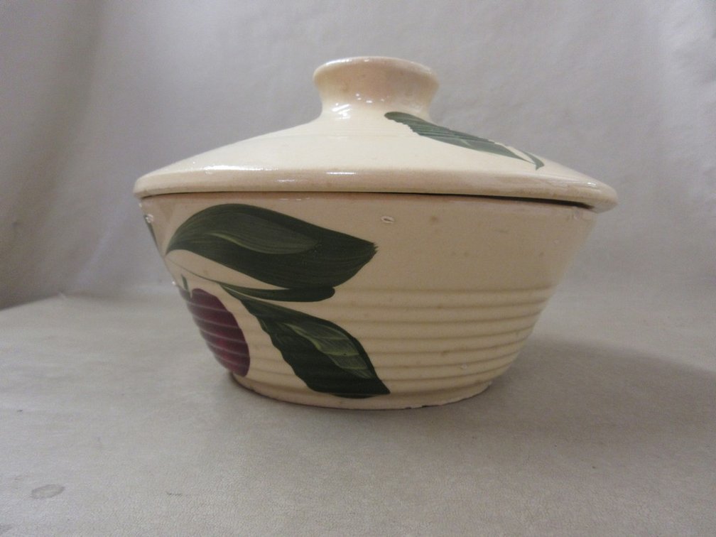 Watt #600 yellow ware casserole with cover