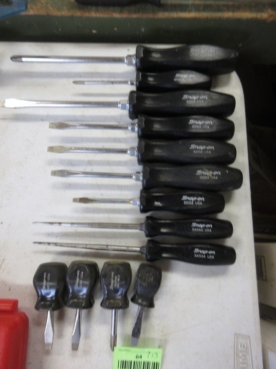(13) Snap-On screwdrivers
