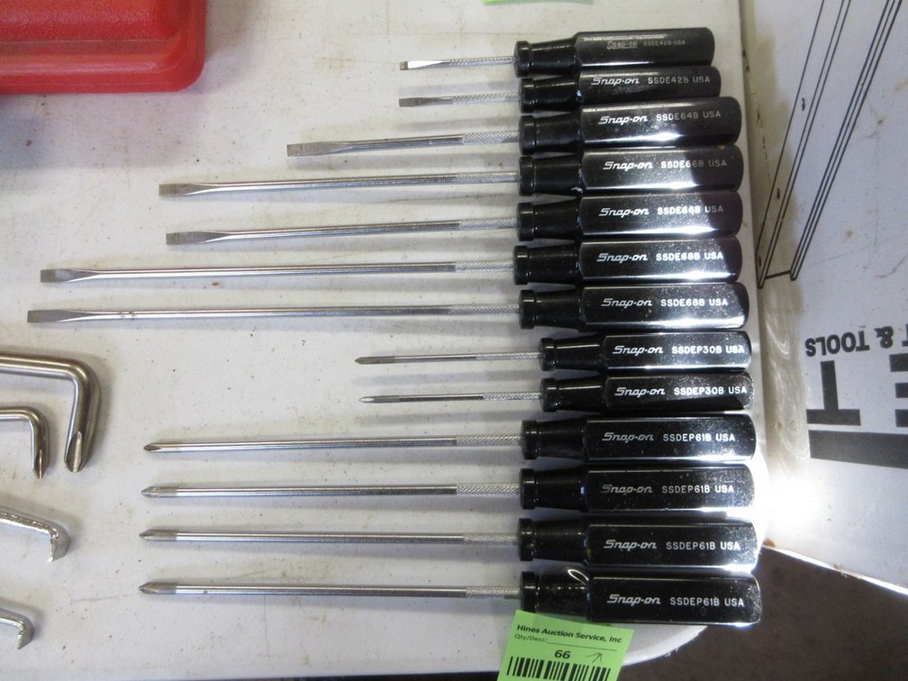 (13) Snap-On screwdrivers