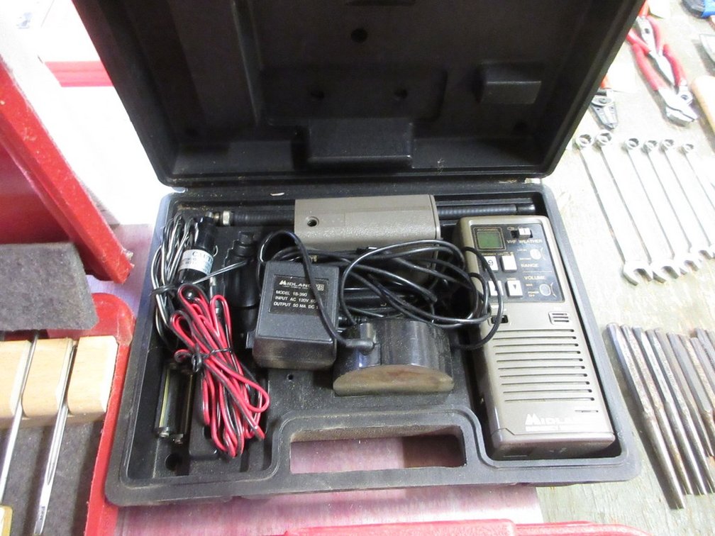 Midland 40-channel B receiver with VHF weather monitor