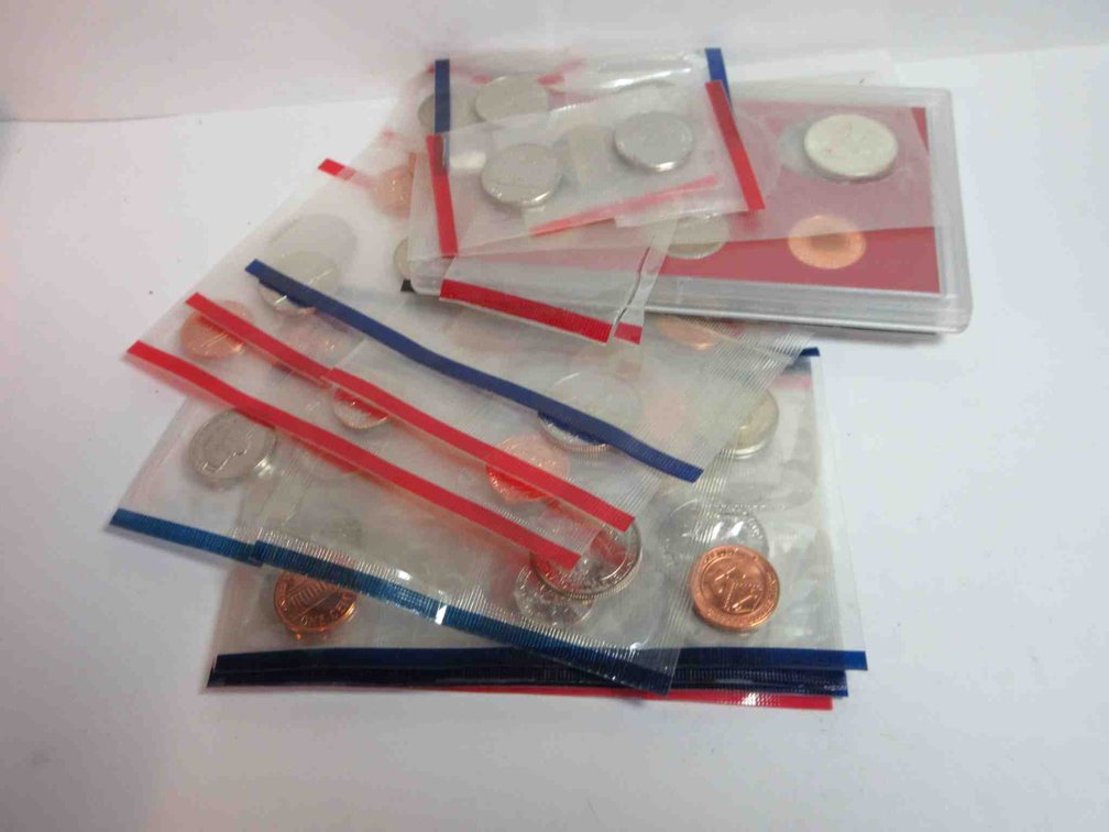 Group of US mint and proof coins