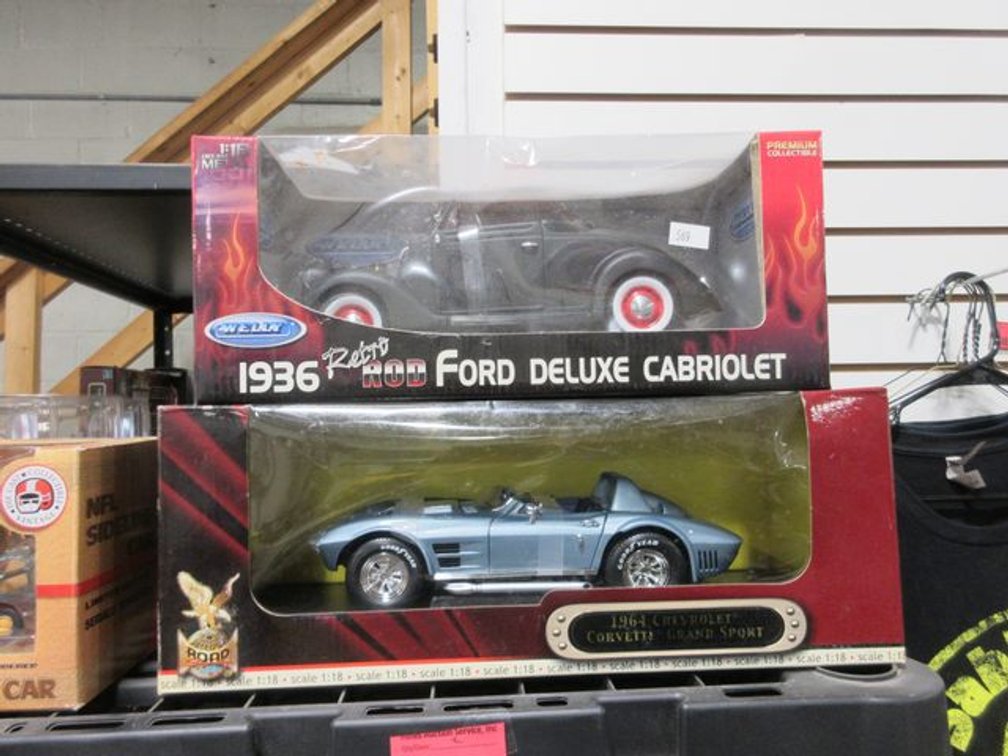 (2) 1/18th Scale die cast cars
