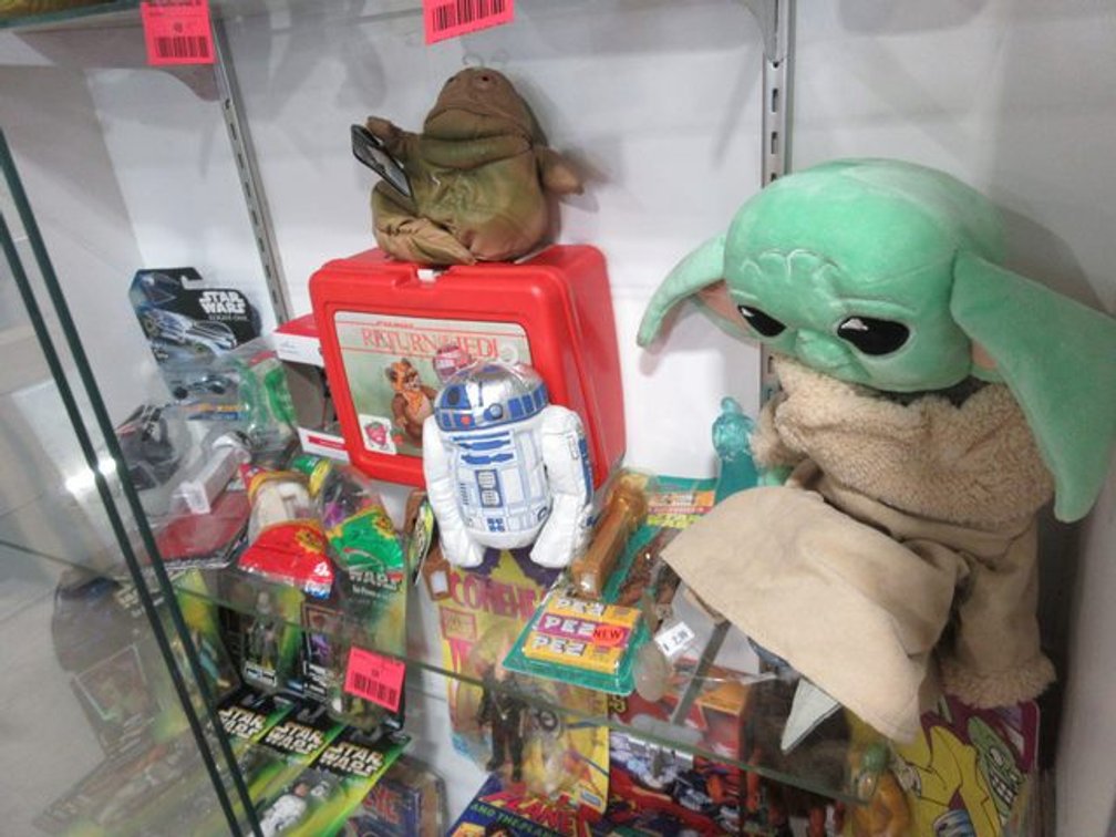 Group of Star Wars collectibles