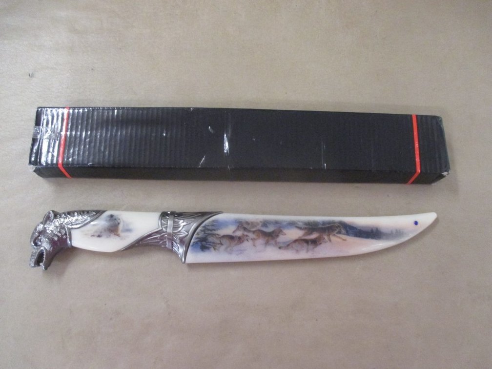 Fantasy Edge stainless Wolf knife