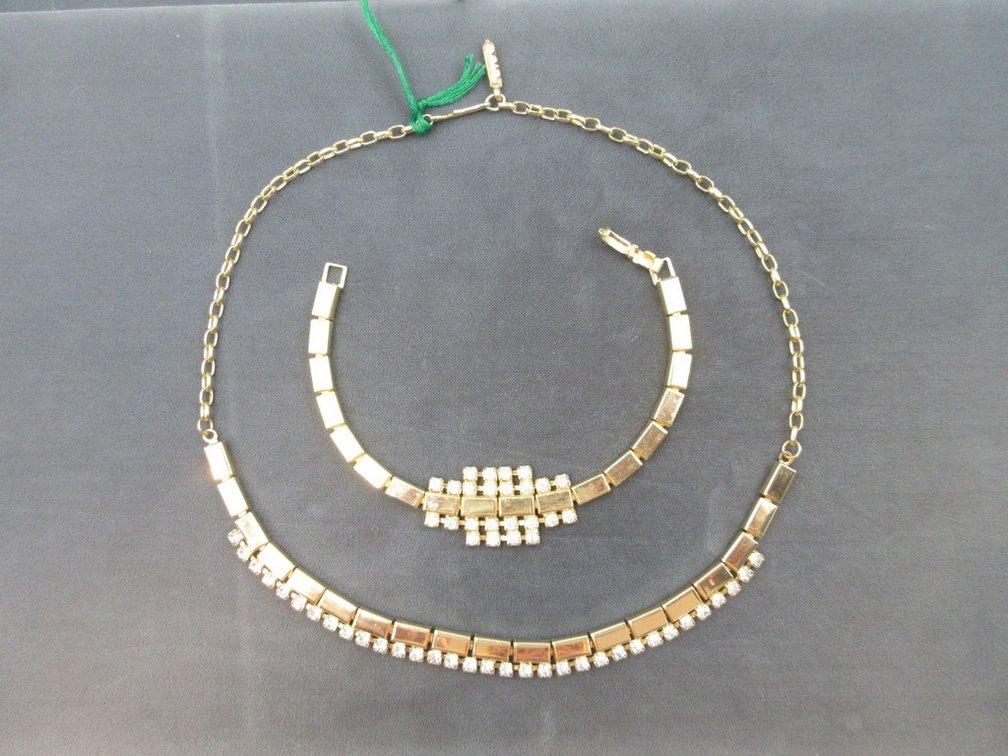 Vintage gold tone and rhinestone necklace and brecelet