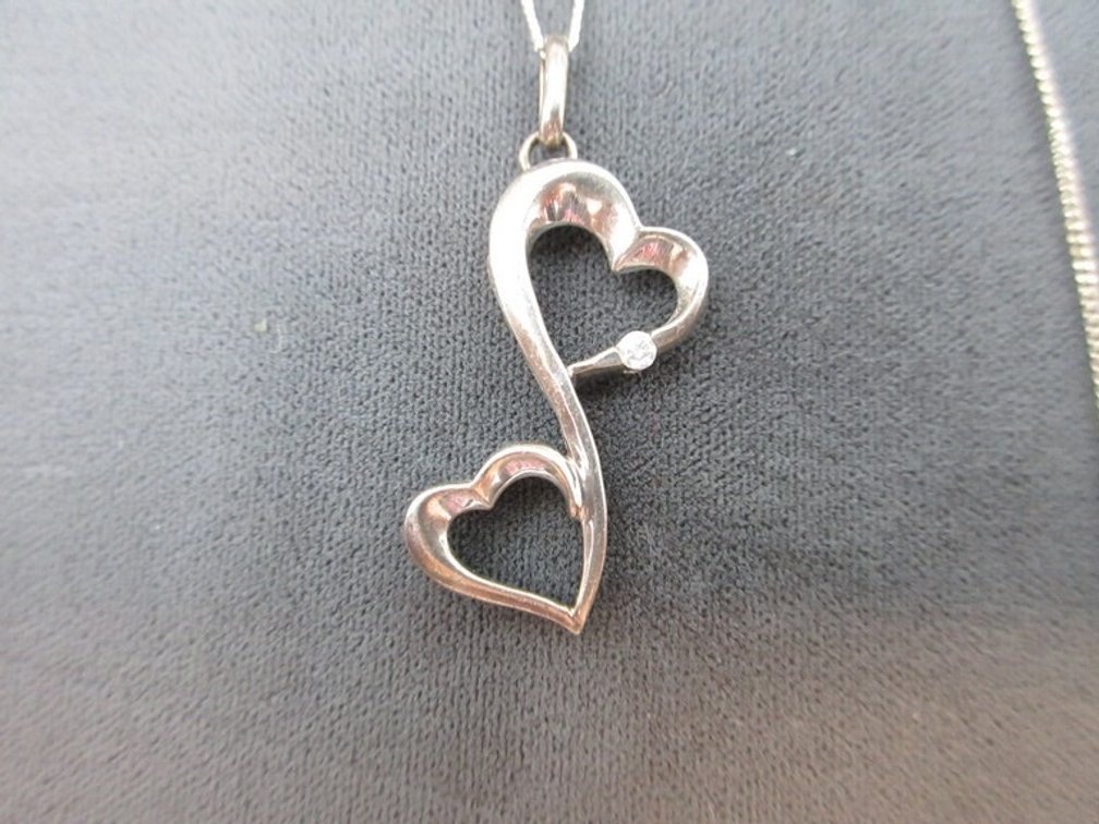 .925 Sterling double heart pendant on 19"L .925 chain