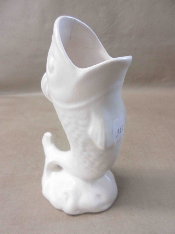 Red Wing Pottery #879 fish ash receiver