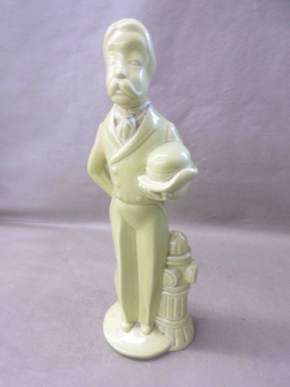 Red Wing Pottery figurine #1350