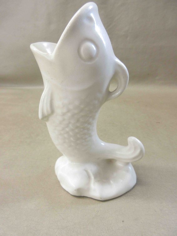 Red Wing Pottery #879 fish ash receiver