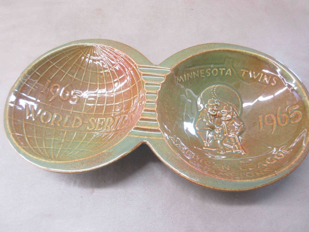 Red Wing Potteries Minnesota Twins 1965 World Series double dish or ashtray
