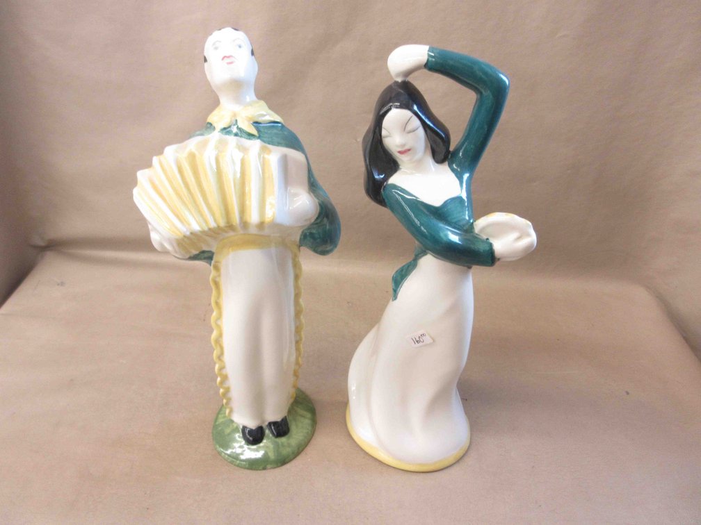 Red Wing Art Pottery figurine set