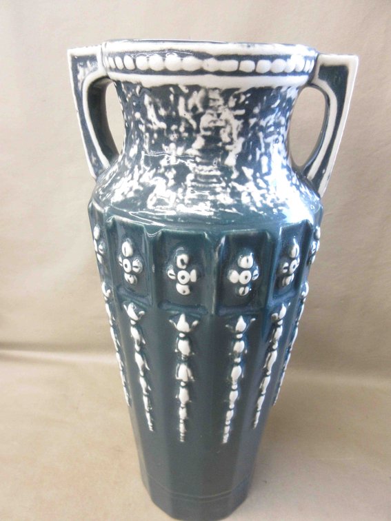 Red Wing Stoneware #157 green double-handle vase