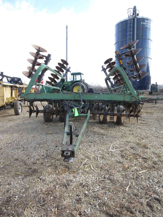 John Deere 230 wing disk