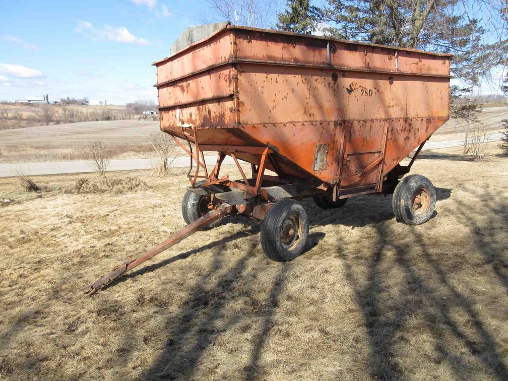 Minnesota 250 gravity box with extensions 