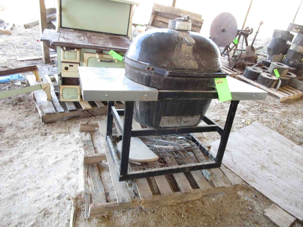 Primo Oval smoker grill