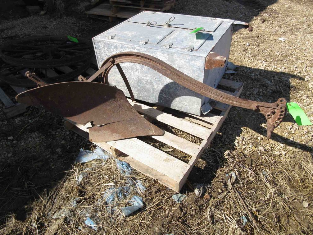 Antique John Deere 191 1-bottom horse drawn plow