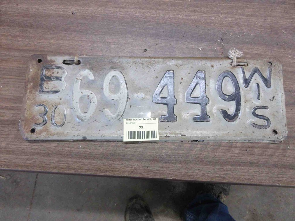 Pair of antique Wisconsin license plates