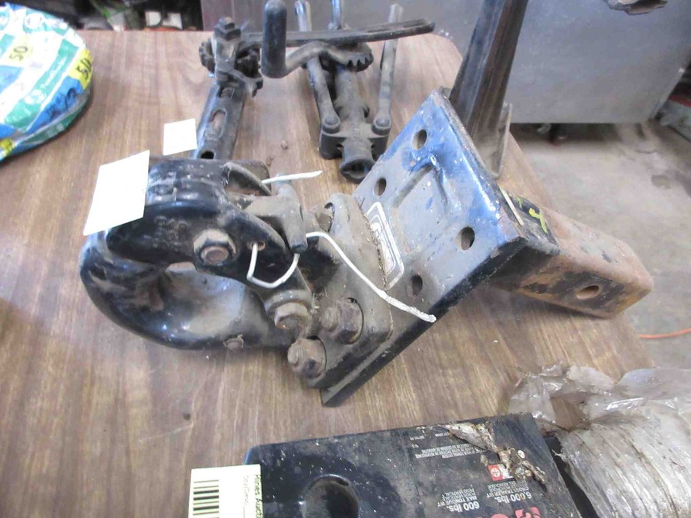 Heavy duty pintle hitch