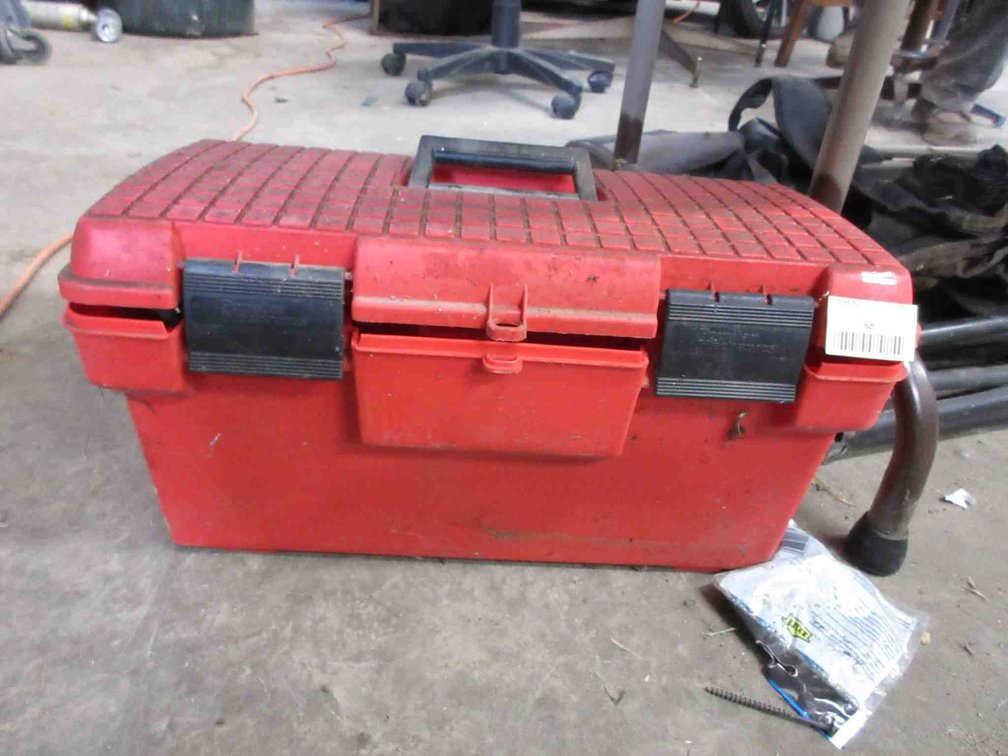 18.5" Plastic tool box with con