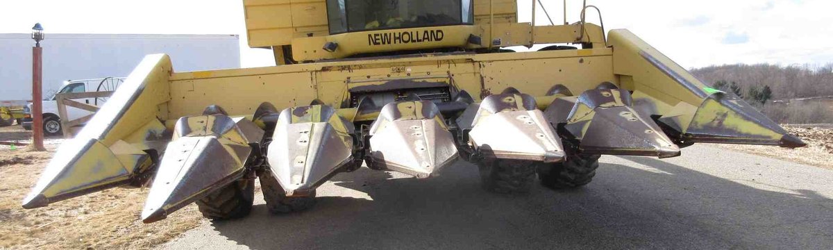 New Holland 6-row corn head