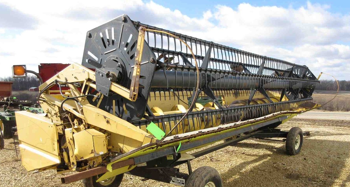 New Holland 973 24ft grain head