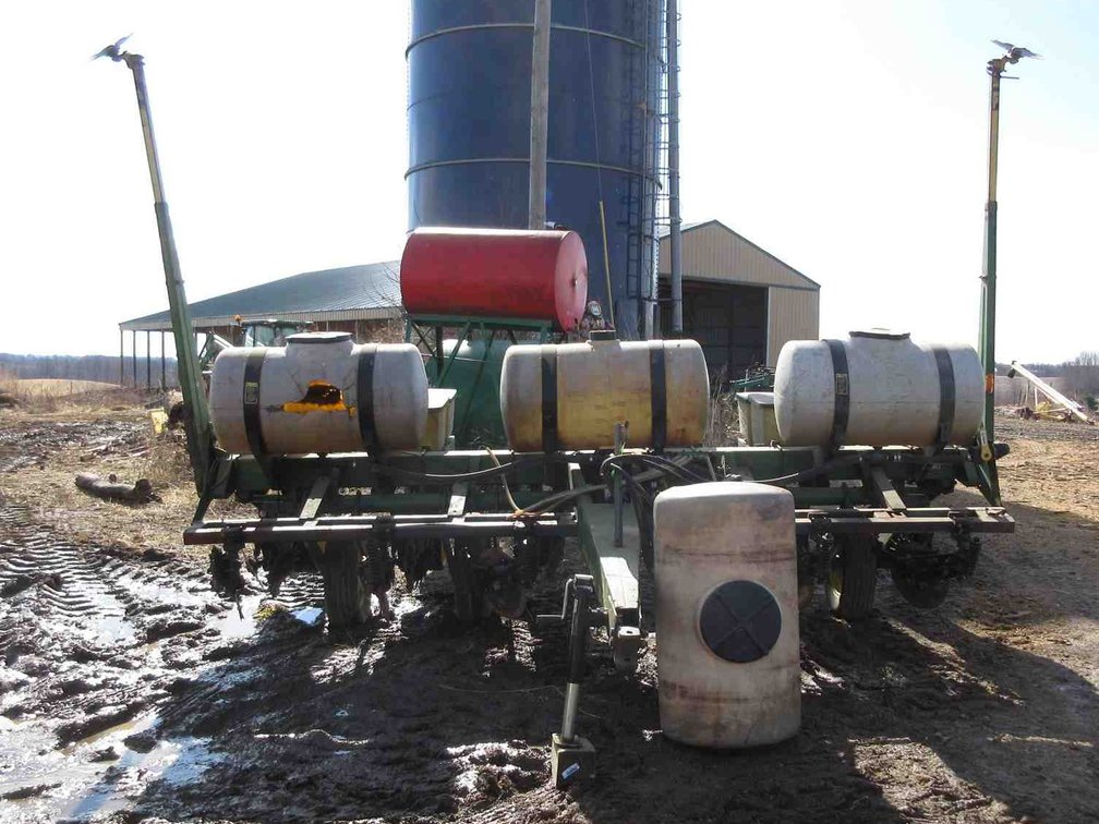 John Deere 7000 6-row corn planter (no monitor)