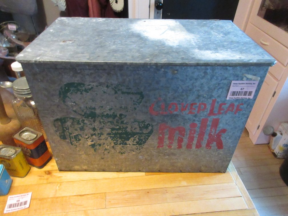 Clover Leaf Milk cooler box
