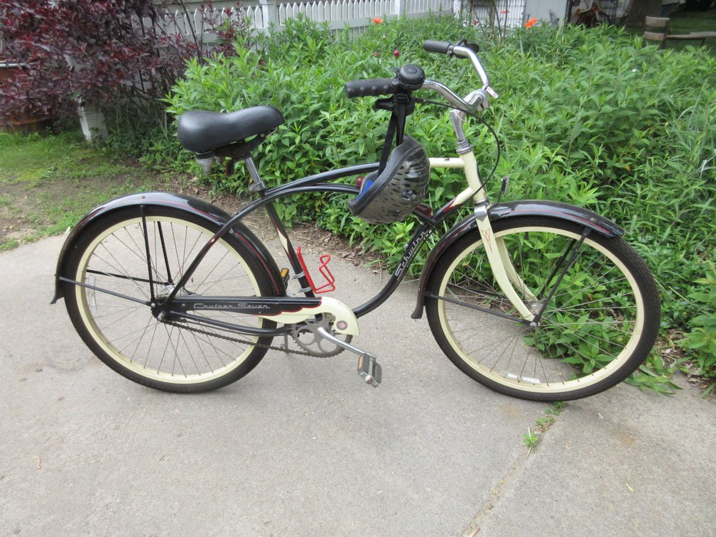 Schwinn Cruiser Seven bicycle