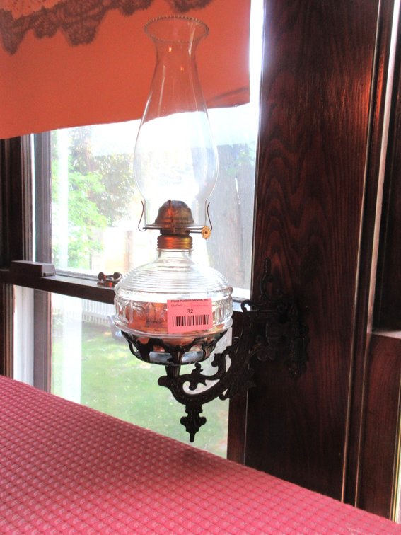 Antique bracket lamp with chimney