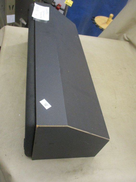 Center channel speaker
