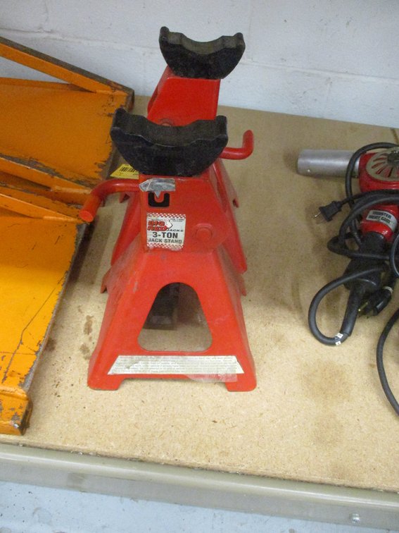 Big Red jack stands