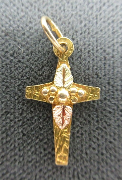 10k Solid gold Black Hills cross pendant